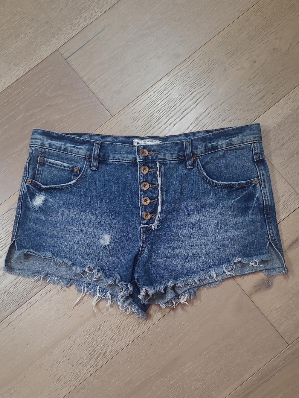Free People Jean Shorts Women's sz 29 Button Fly Cut Off Mid Rise Denim